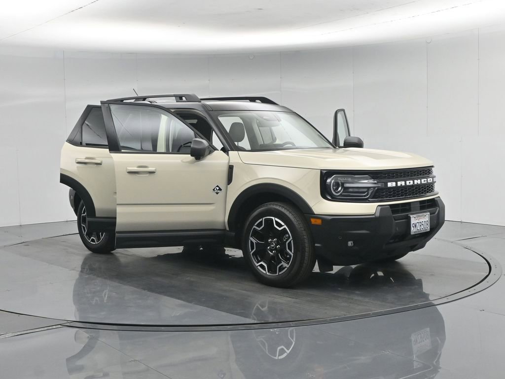 Certified 2025 Ford Bronco Sport Outer Banks w/ Outer Banks Tech Package+ AWD/4WD image 34