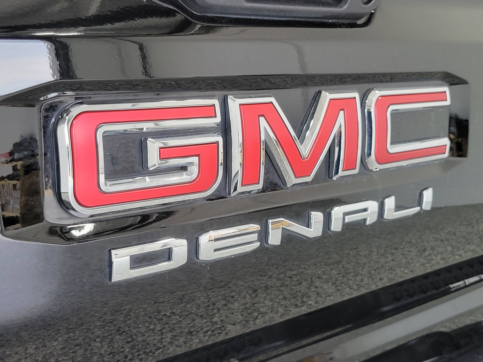 Used 2025 GMC Canyon Denali AWD/4WD image 32