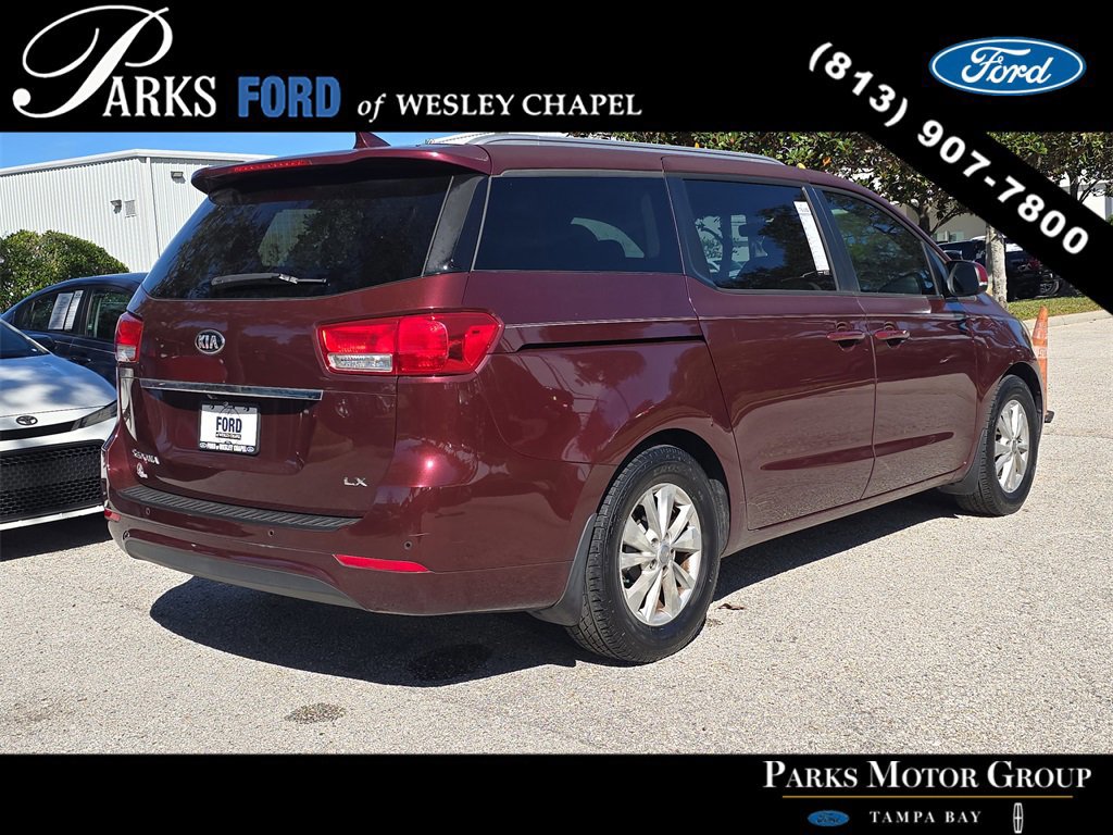 Used 2017 Kia Sedona LX w/ LX Essentials Premium Package image 4