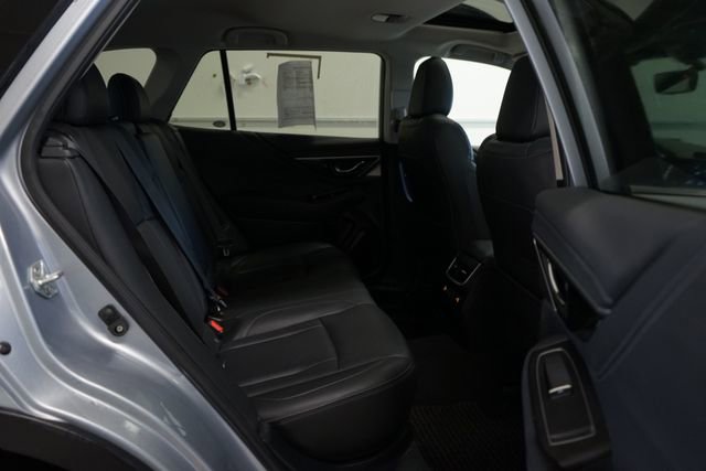 Used 2021 Subaru Outback Limited image 32