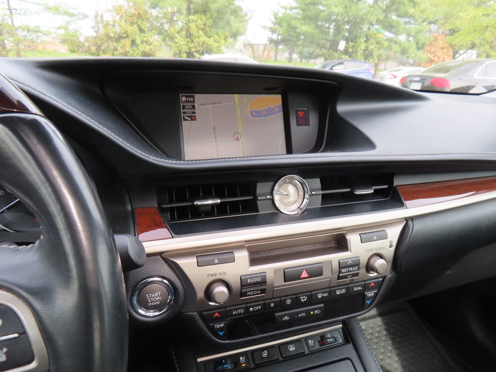 Used 2017 Lexus ES 350 w/ Luxury Package FWD image 22