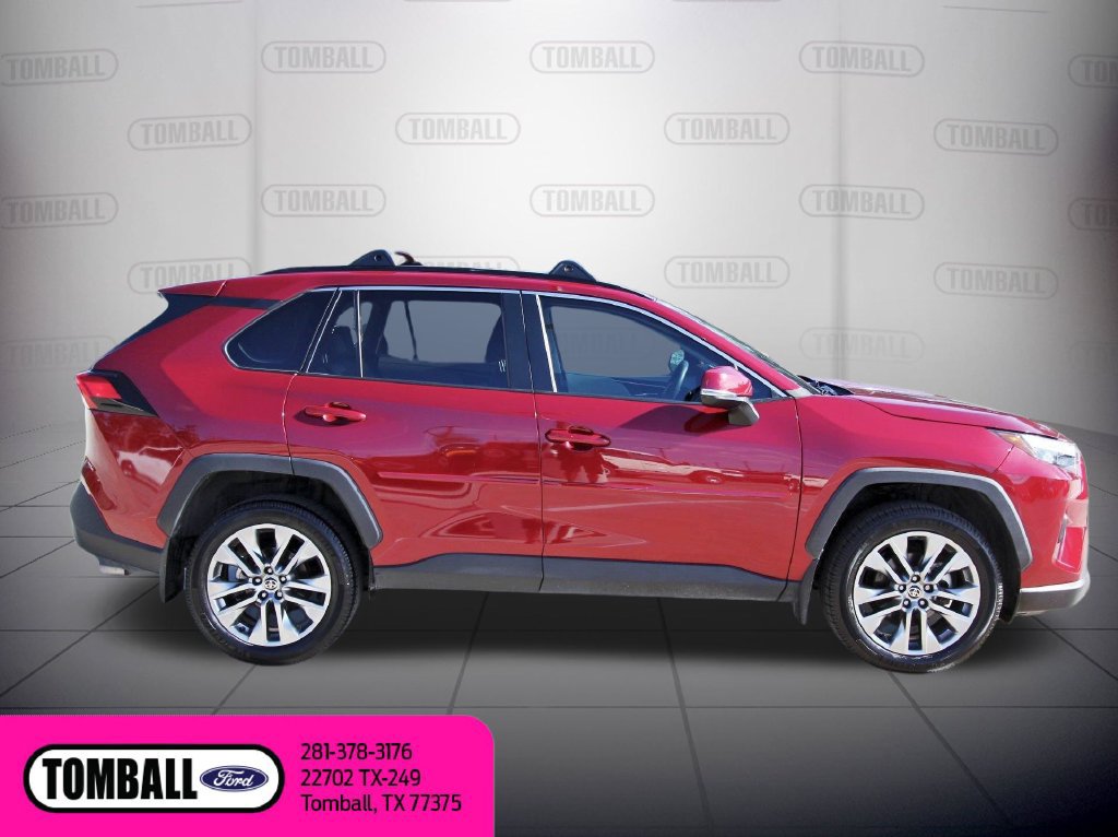 Used 2024 Toyota RAV4 XLE Premium FWD image 9