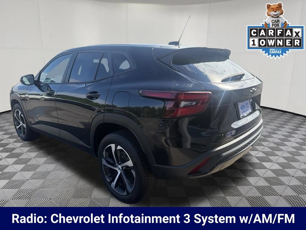Used 2024 Chevrolet Trax RS FWD image 3