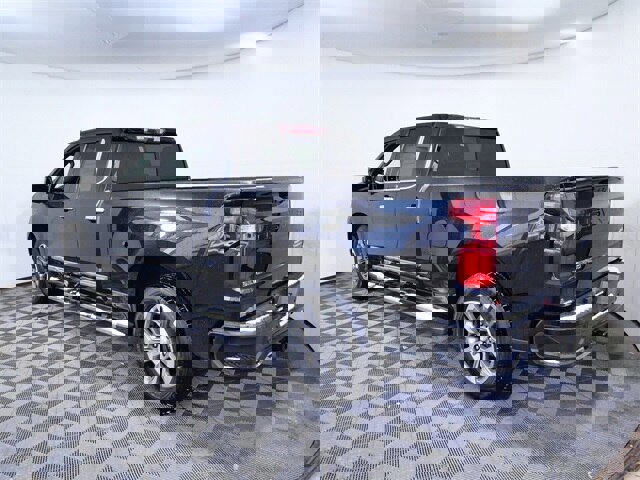 Used 2023 Chevrolet Silverado 1500 High Country w/ Technology Package image 2