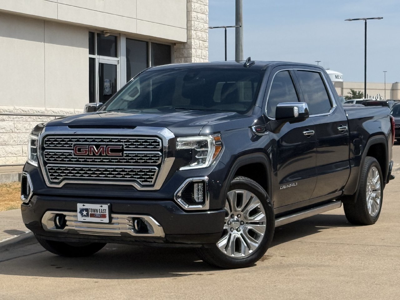 Used 2021 GMC Sierra 1500 Denali w/ Denali Premium Package AWD/4WD image 2