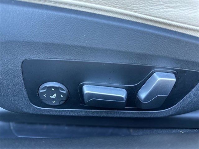 Used 2024 BMW 430i Convertible w/ Premium Package image 13