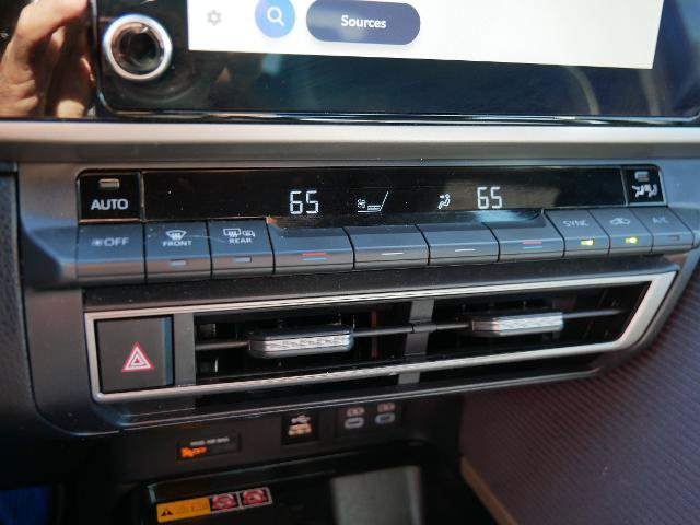 Used 2025 Toyota Camry SE FWD image 23