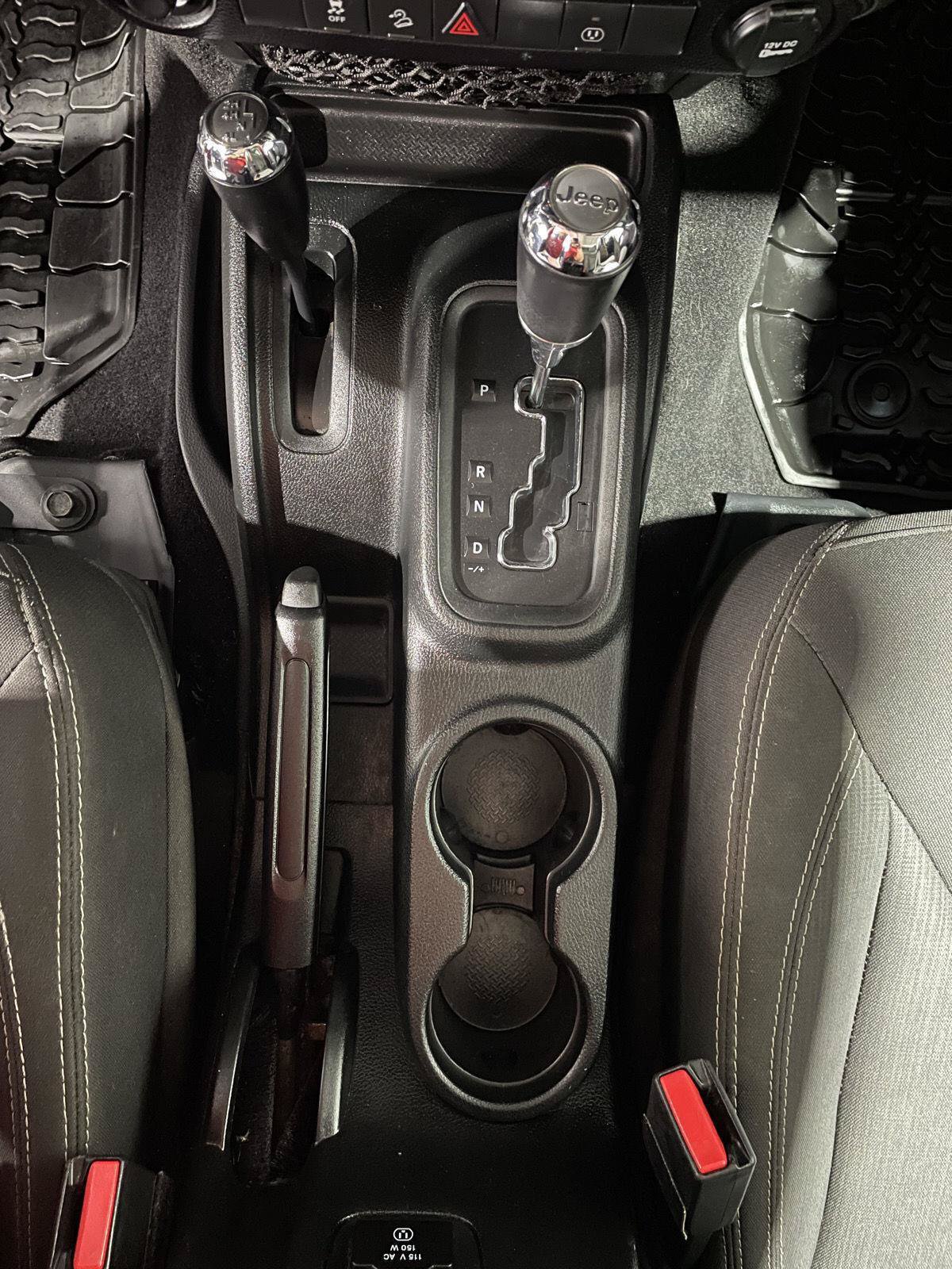 Used 2018 Jeep Wrangler Unlimited Sahara AWD/4WD image 37