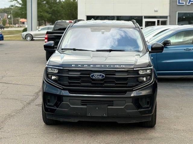 Certified 2025 Ford Expedition Active AWD/4WD image 33