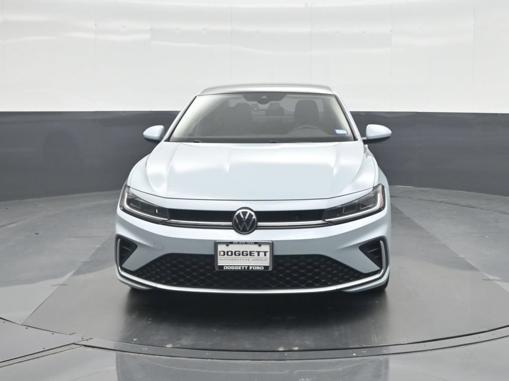 Used 2025 Volkswagen Jetta SE w/ Sunroof Package FWD image 5