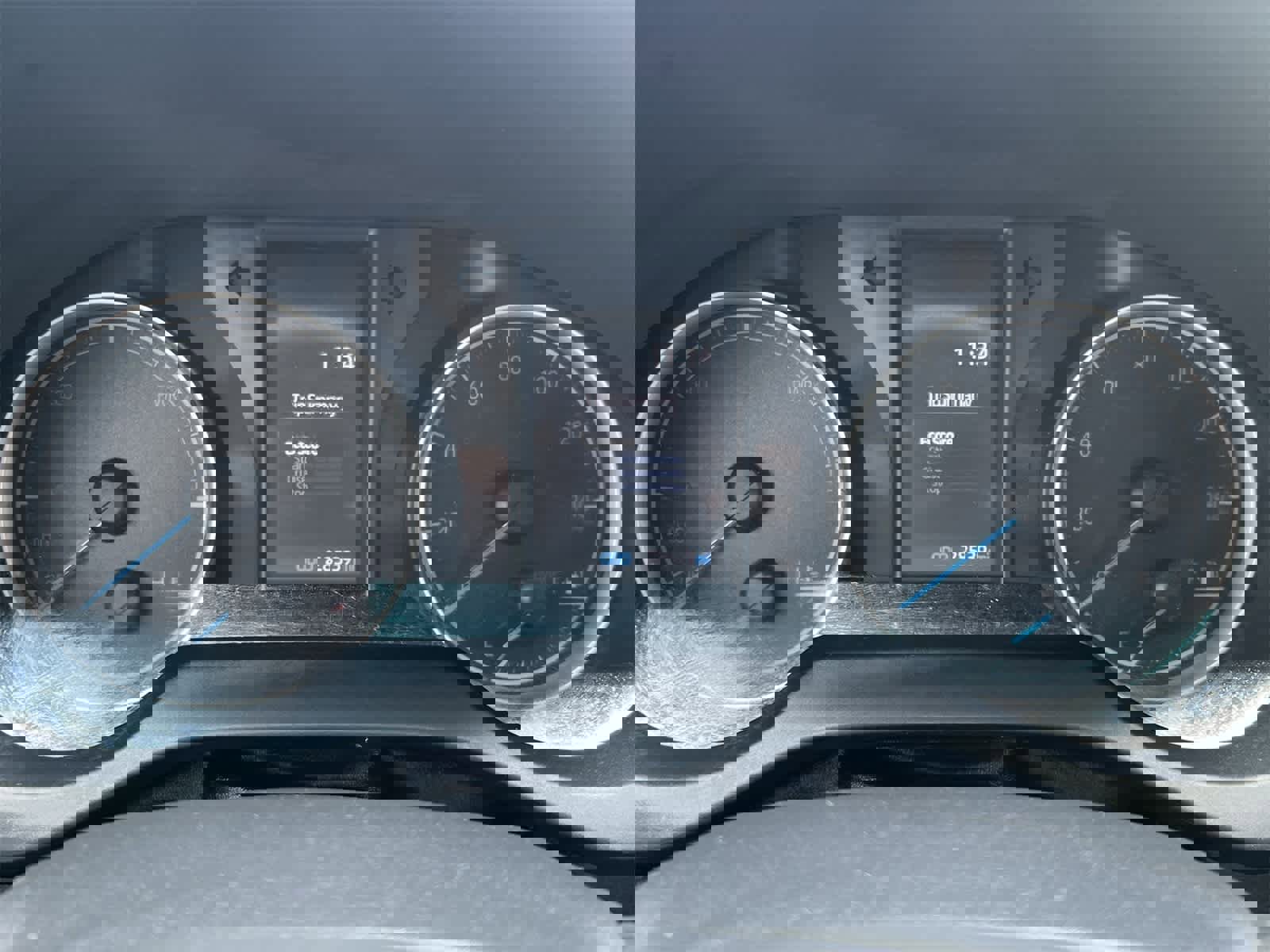 Used 2021 Toyota Venza LE image 33