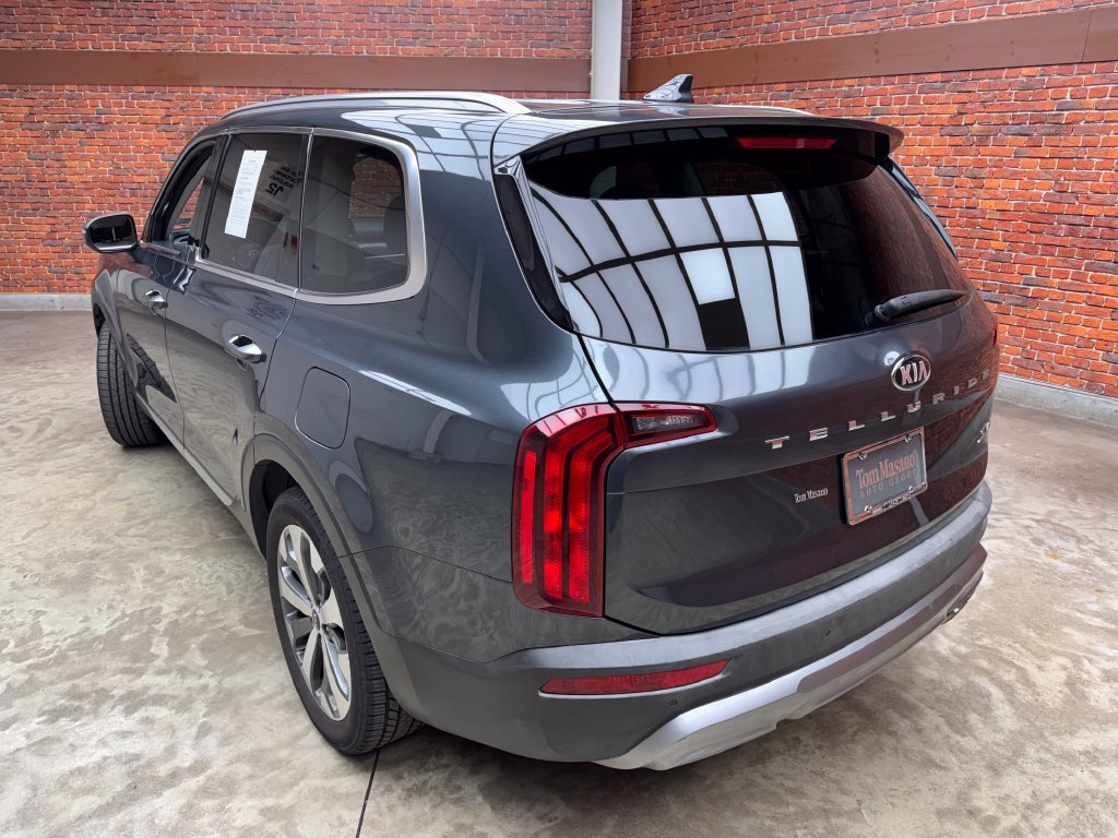 Used 2020 Kia Telluride S w/ S 8 Passenger Seating Package FWD image 2