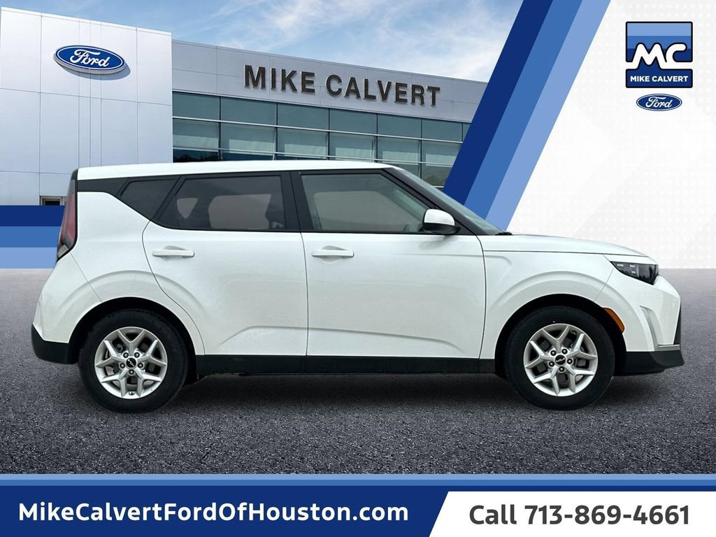 Used 2025 Kia Soul LX w/ LX Technology Package FWD image 6