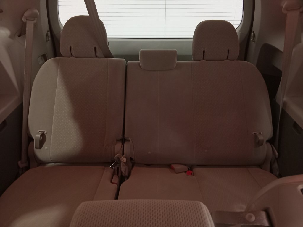 Used 2017 Toyota Sienna LE FWD image 12