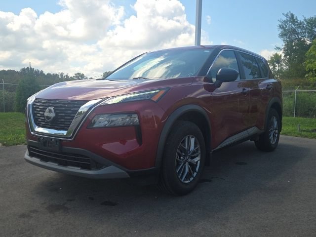 Used 2023 Nissan Rogue S AWD/4WD image 2