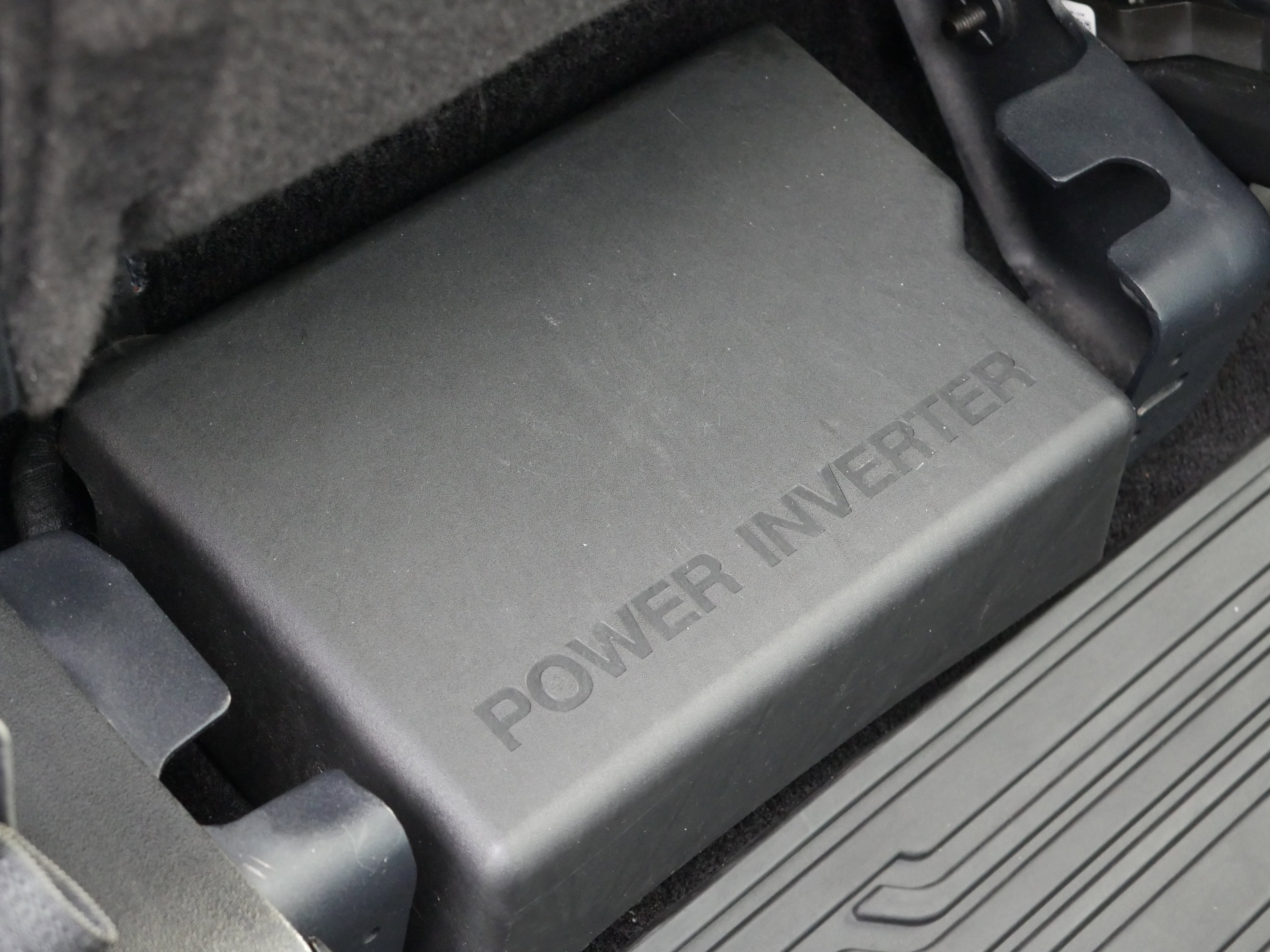 Certified 2017 Ford F150 Raptor w/ Equipment Group 802A Luxury image 35