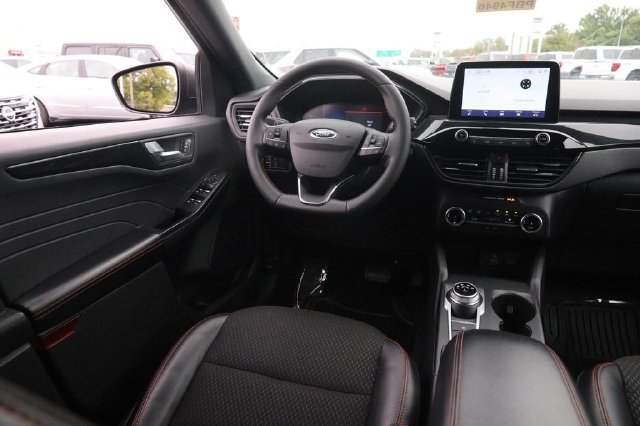 Certified 2025 Ford Escape ST-Line FWD image 26