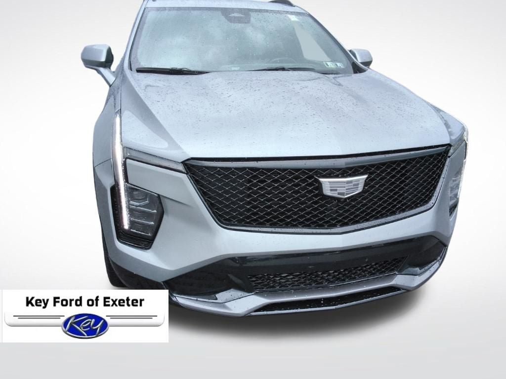 Used 2024 Cadillac XT4 Sport AWD/4WD image 3