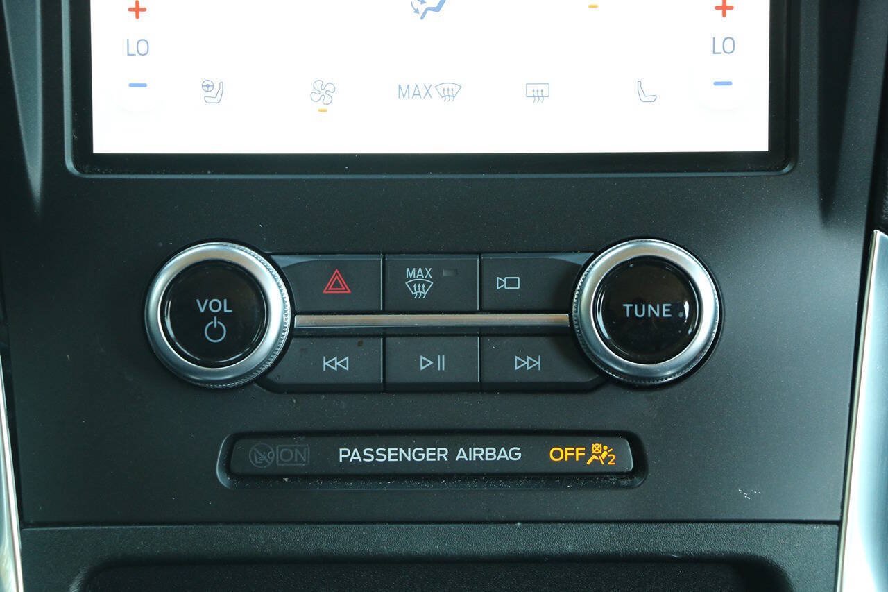 Certified 2024 Ford Edge Titanium AWD/4WD image 23