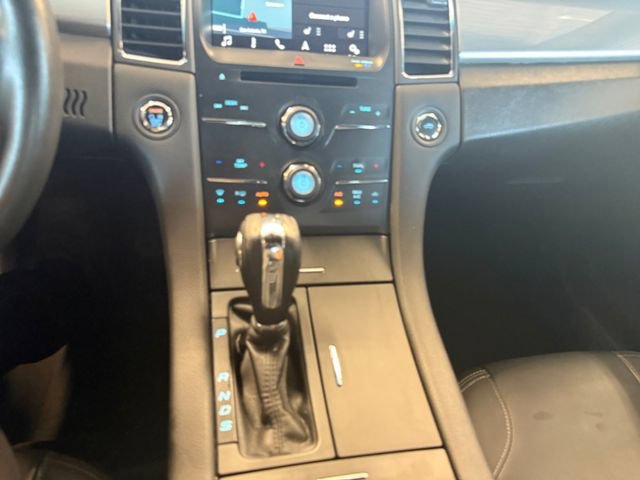 Certified 2017 Ford Taurus SEL w/ Equipment Group 201A FWD image 9