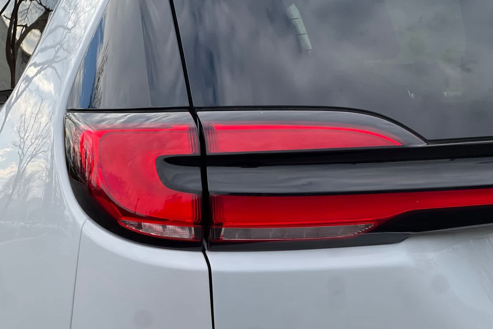 Used 2023 Chrysler Pacifica Touring-L image 29