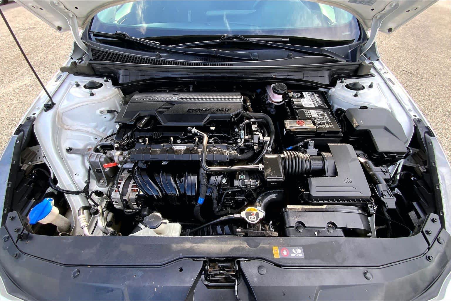 Used 2021 Hyundai Elantra SE FWD image 32