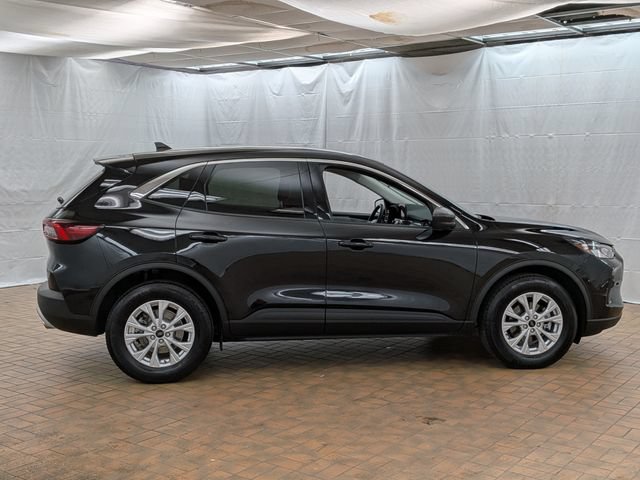 Certified 2023 Ford Escape Active AWD/4WD image 8