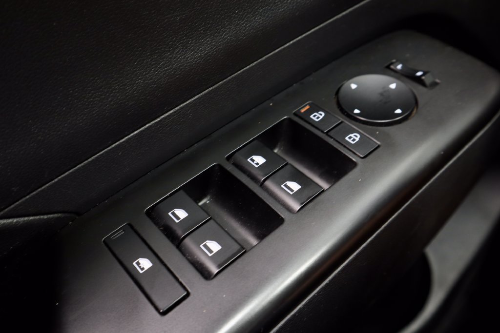 Used 2024 Hyundai Kona SEL FWD image 24
