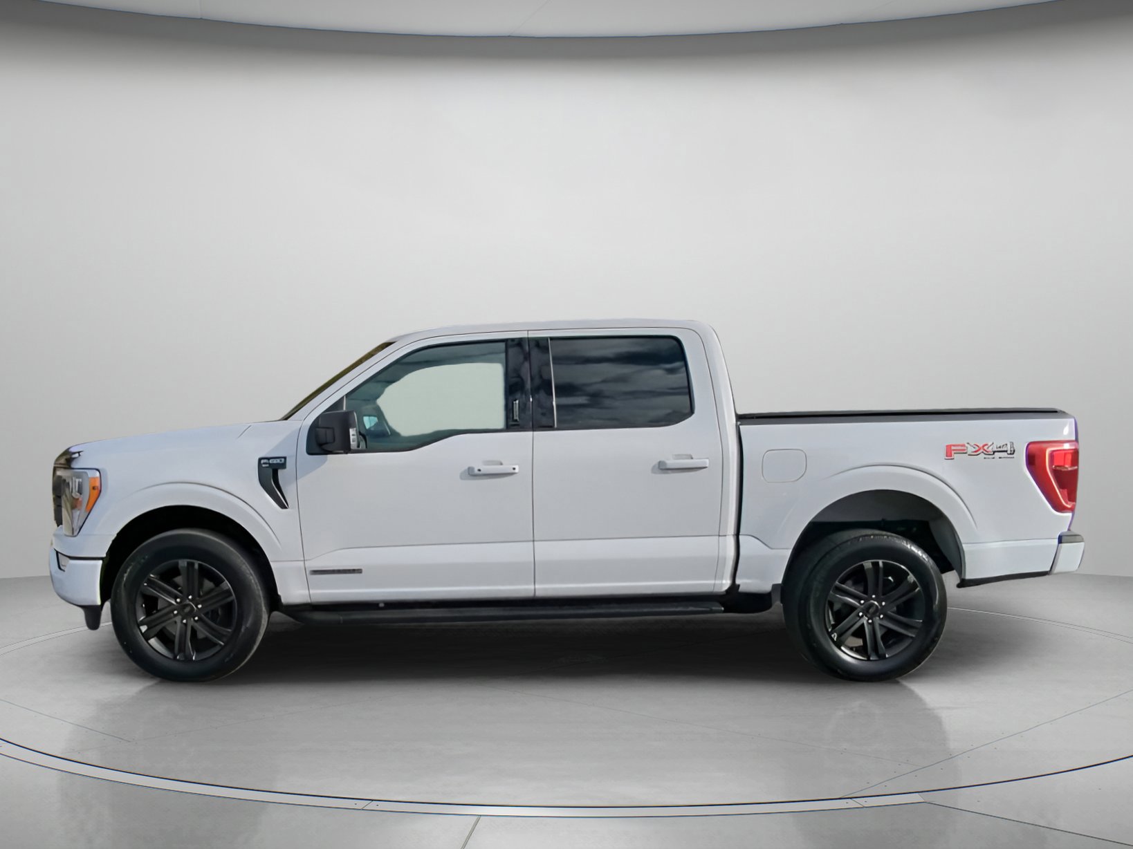 Certified 2021 Ford F150 XLT w/ Equipment Group 302A High image 8