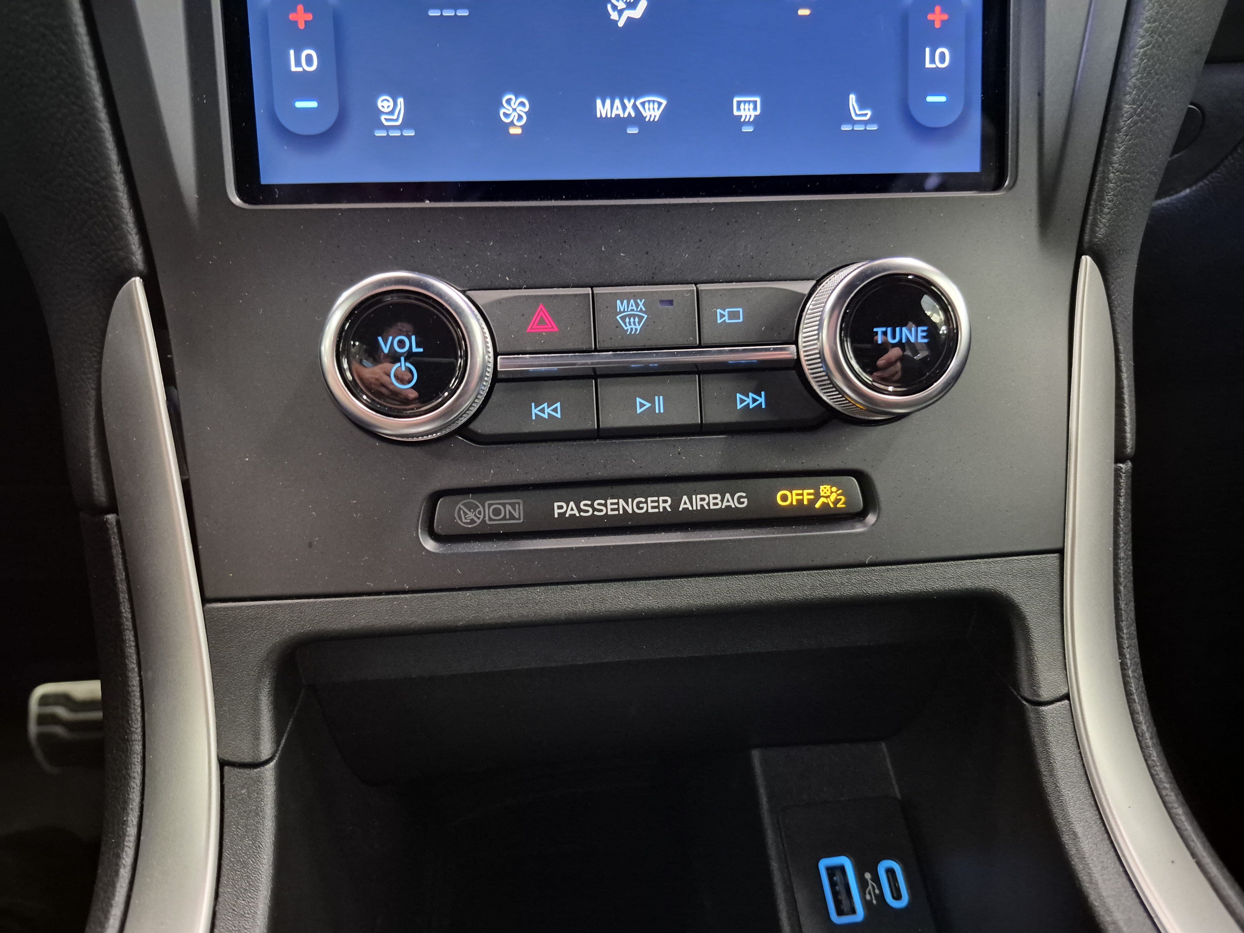 Certified 2024 Ford Edge ST-Line AWD/4WD image 31