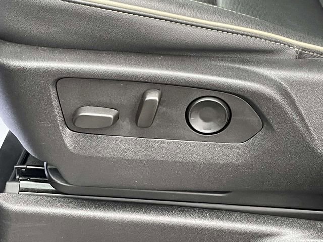 Used 2024 Chevrolet Suburban Premier image 20