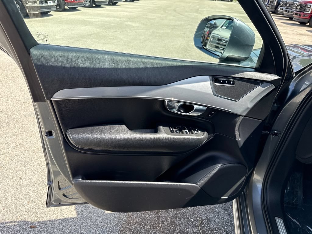 Used 2018 Volvo XC90 T6 Momentum w/ Convenience Package AWD/4WD image 14