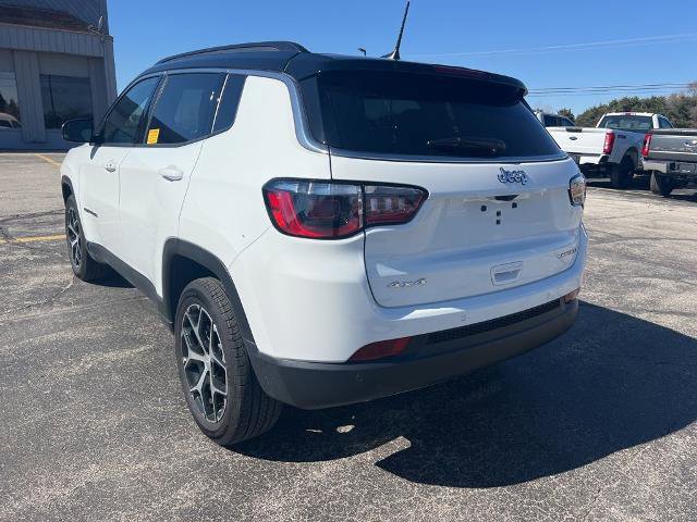 Used 2024 Jeep Compass Limited image 4