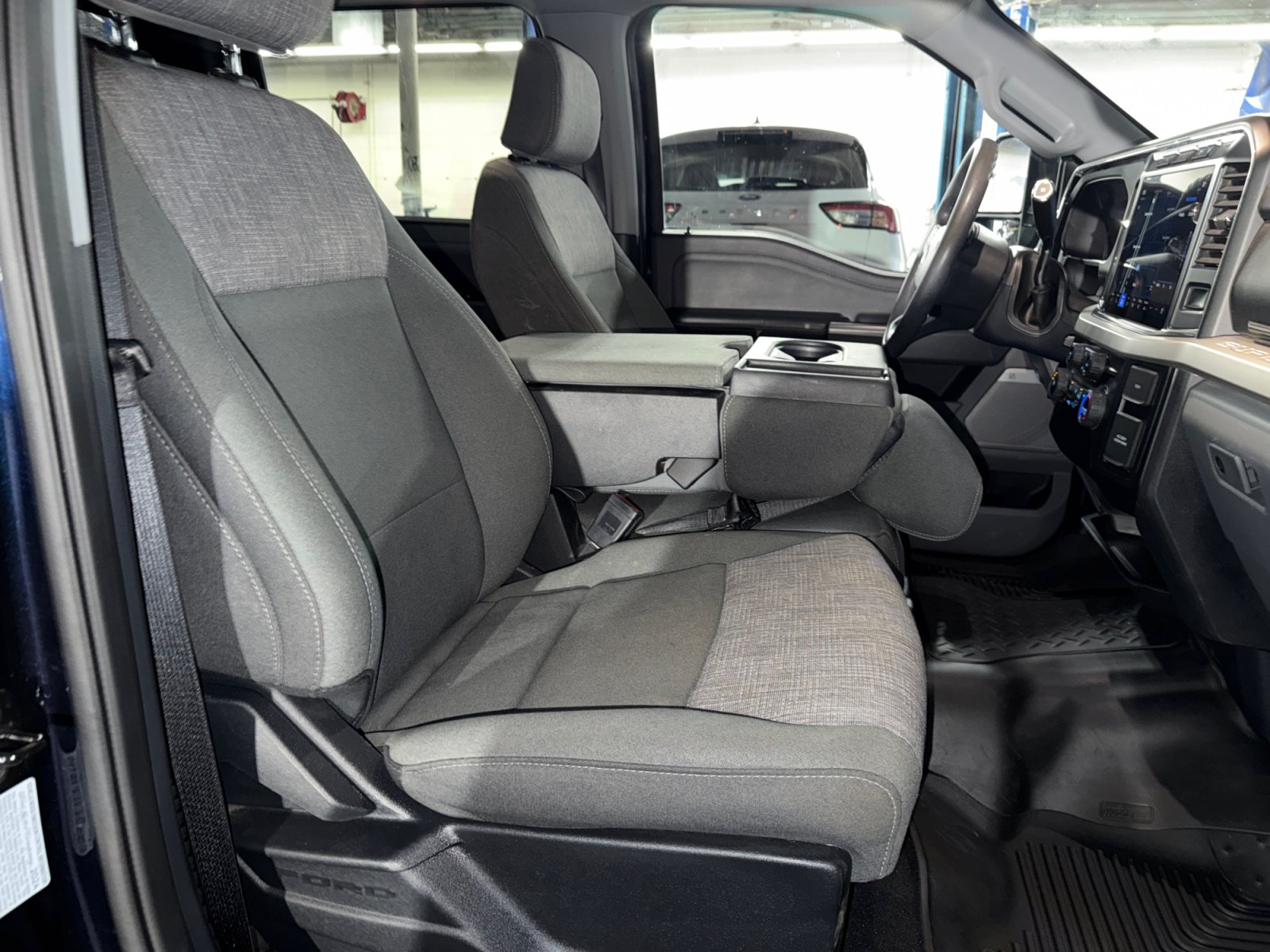 Certified 2024 Ford F250 XLT w/ XLT Premium Package AWD/4WD image 31