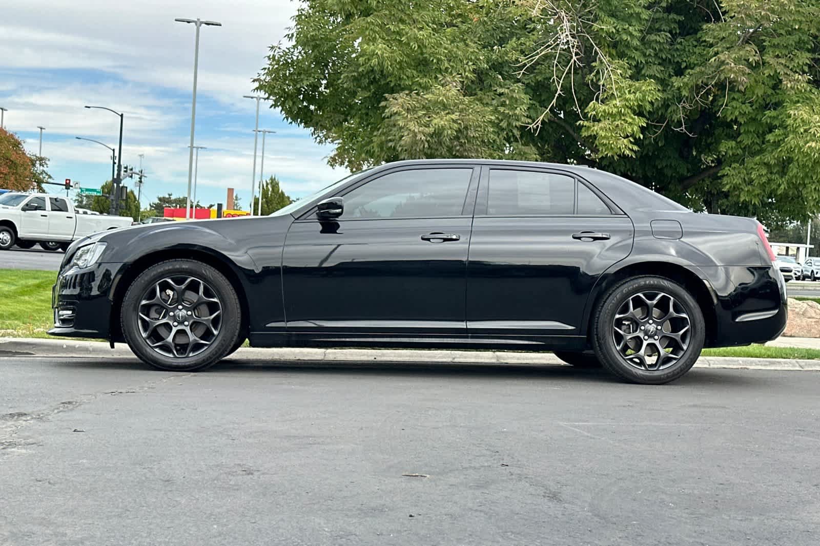 Used 2021 Chrysler 300 Touring L AWD/4WD image 5