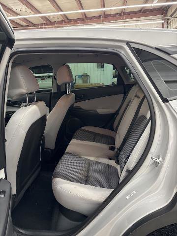 Used 2022 Hyundai Kona SE image 12