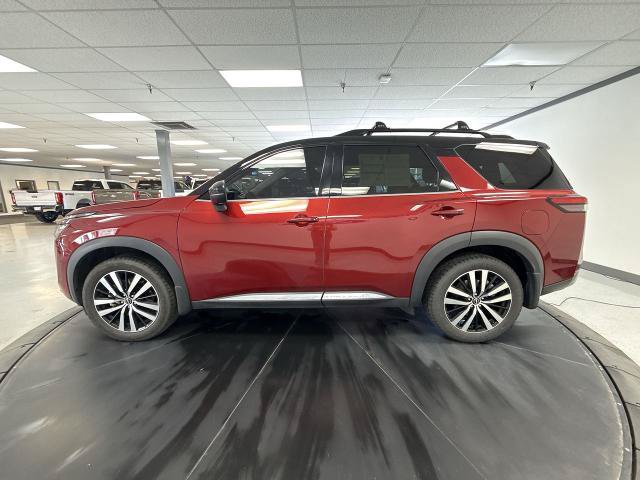Used 2023 Nissan Pathfinder Platinum w/ Lighting Package (N92) AWD/4WD image 5