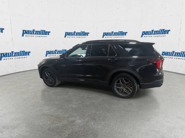 Certified 2025 Ford Explorer ST-Line w/ ST-Line Street Pack AWD/4WD image 5