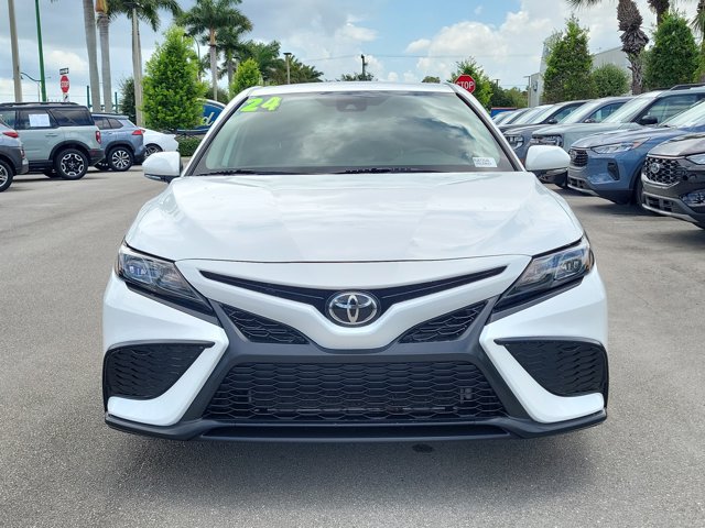 Used 2024 Toyota Camry SE w/ Convenience Package FWD image 2