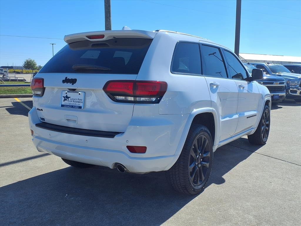 Used 2021 Jeep Grand Cherokee Laredo X image 2