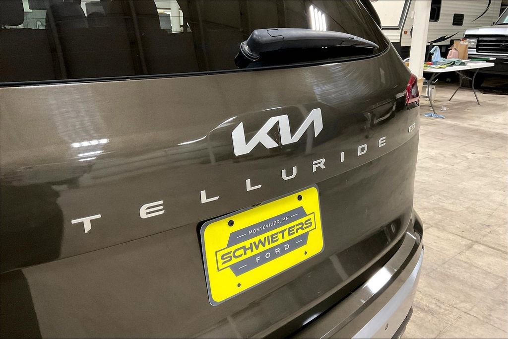 Used 2025 Kia Telluride S AWD/4WD image 8