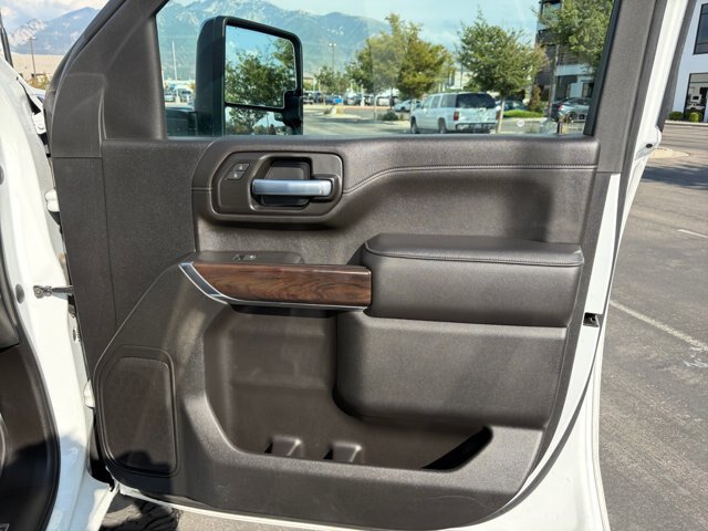 Used 2020 GMC Sierra 3500 SLT w/ SLT Convenience Package AWD/4WD image 28