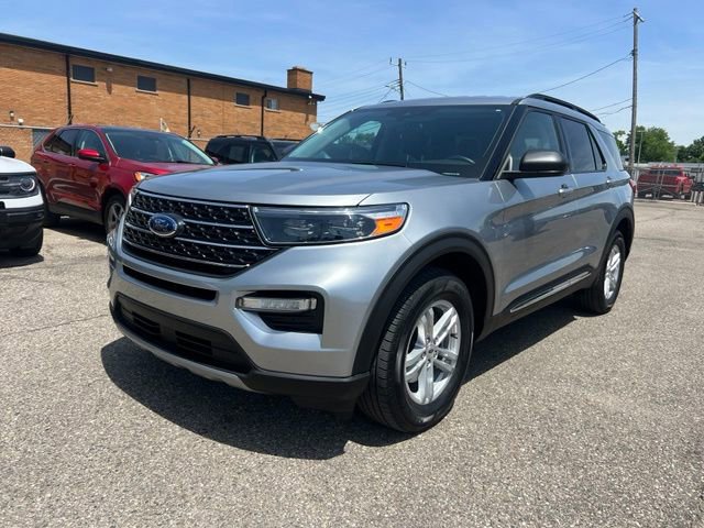 Certified 2024 Ford Explorer XLT w/ Equipment Group 202A AWD/4WD image 28