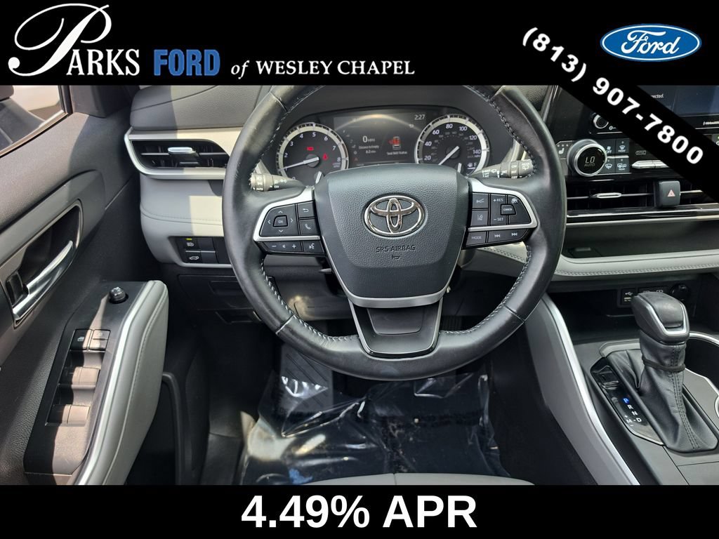 Used 2022 Toyota Highlander XLE FWD image 13