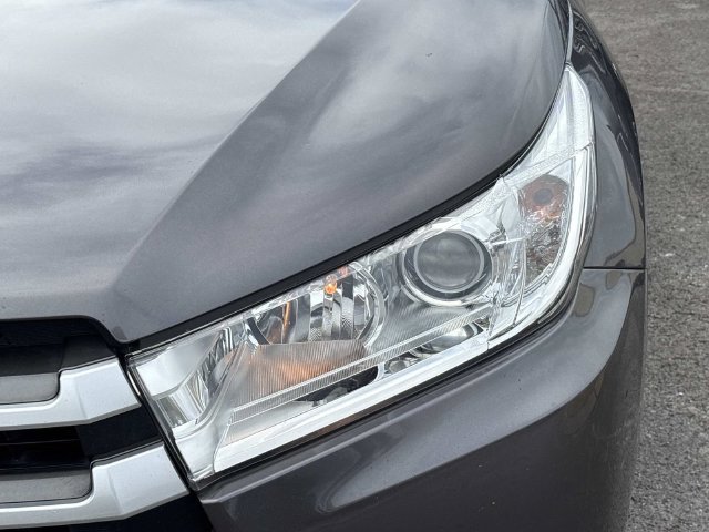 Used 2019 Toyota Highlander XLE FWD image 10