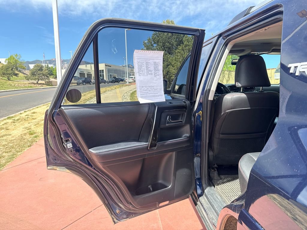 Used 2018 Toyota 4Runner TRD Off-Road Premium AWD/4WD image 25