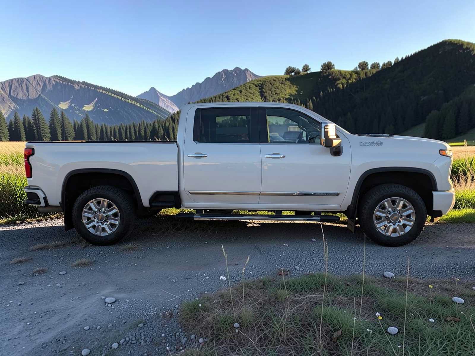 Used 2024 Chevrolet Silverado 2500 High Country w/ High Country Premium Package AWD/4WD image 7