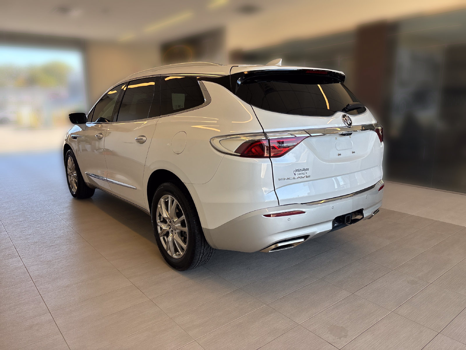 Used 2024 Buick Enclave Premium w/ Experience Buick Package FWD image 3