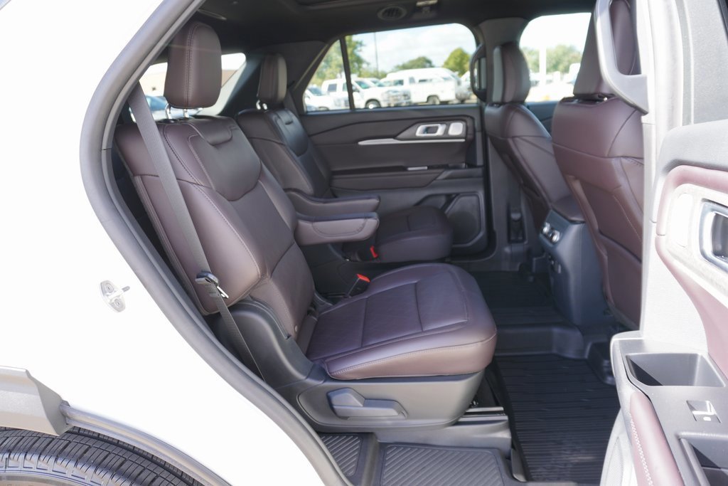 Certified 2025 Ford Explorer Platinum image 21