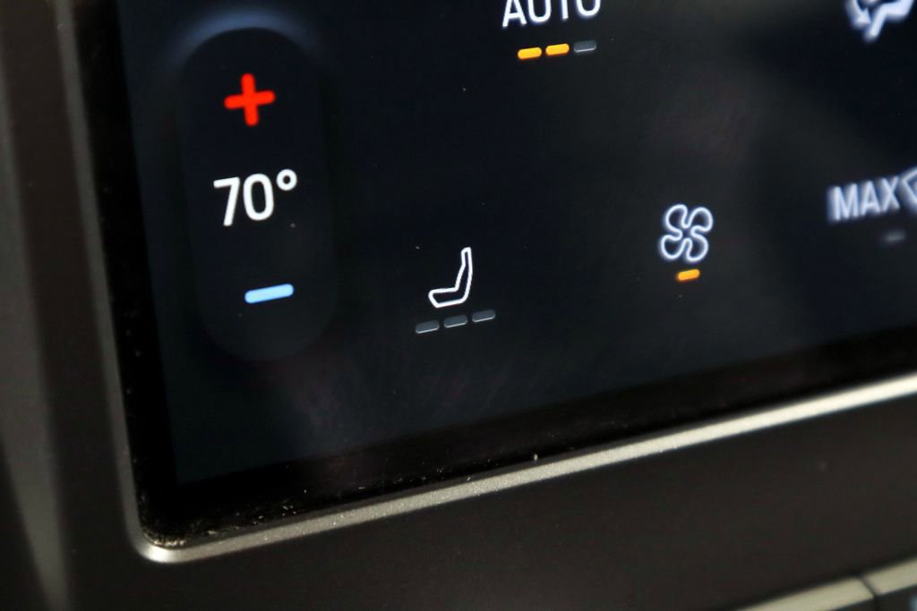 Certified 2024 Ford Edge SEL image 11